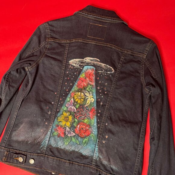 Upcycled Levi's Denim Set with Hand-Painted UFO Art - Vintage Rebel Style - Picture 7 of 12